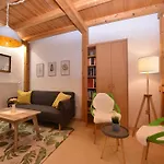 Cozy In With Sea Near *