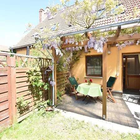 Cozy In With Sea Near *