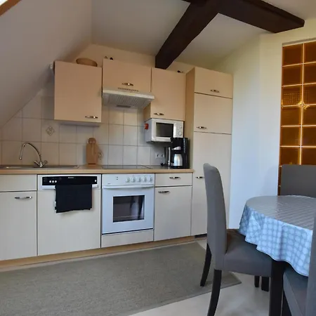 Cozy In With Sea Near Apartment