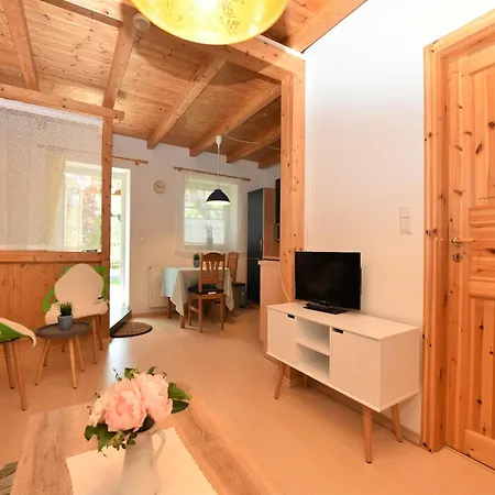 Cozy In With Sea Near Apartment